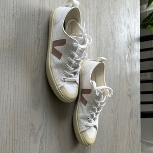 Veja Nova Sneakers Women’s 8